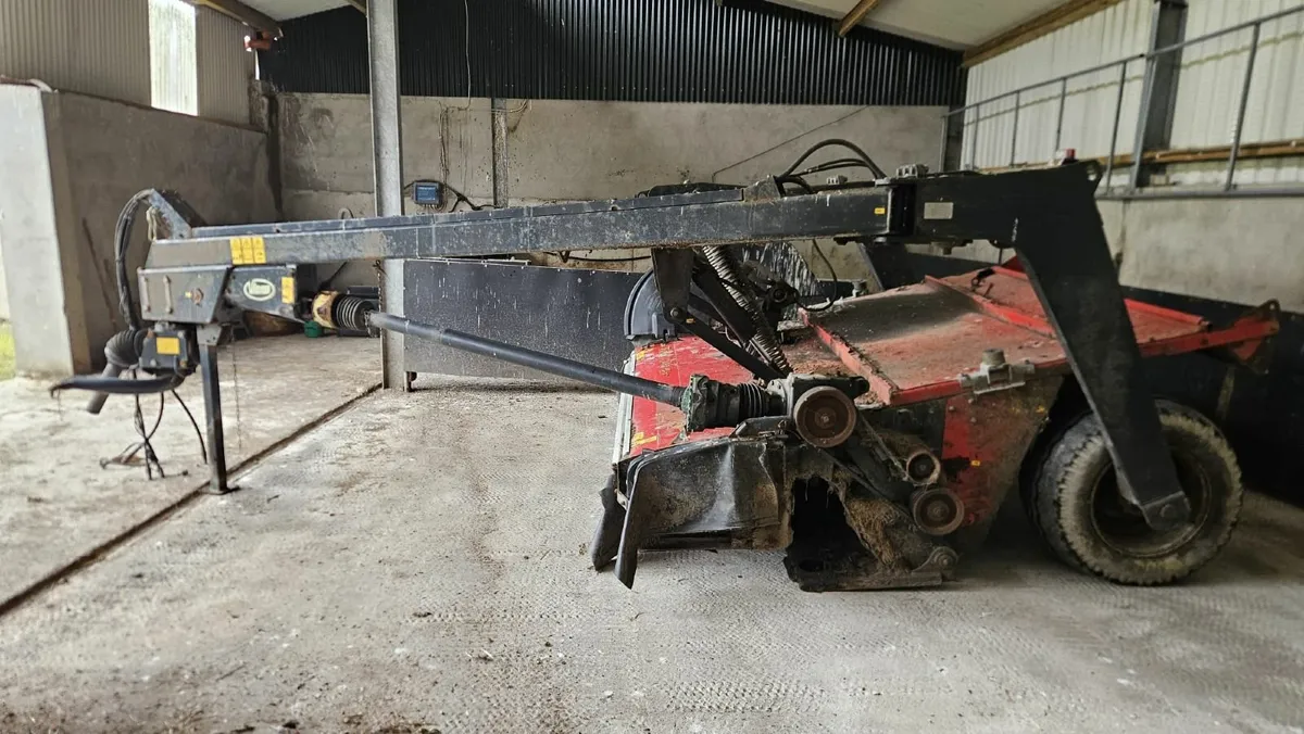 9 foot Vicon trail mower for parts - Image 2