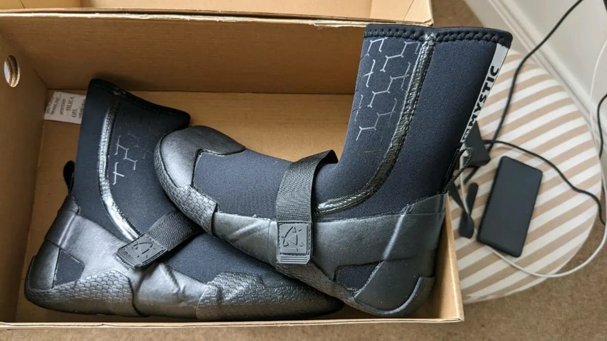 Mystic Wetsuit Boot UK 6.5 - Image 1