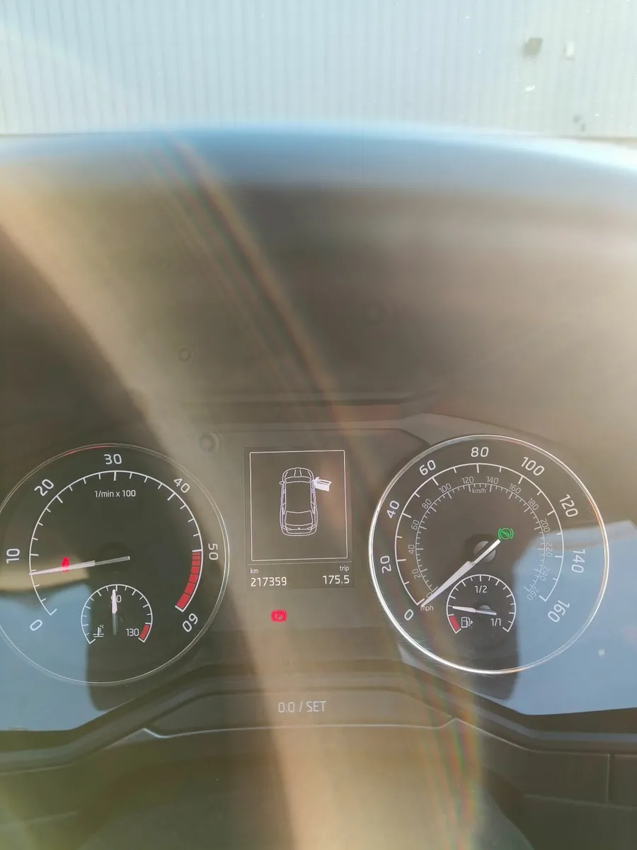 Skoda Superb 2016 2.0 Auto - Image 2