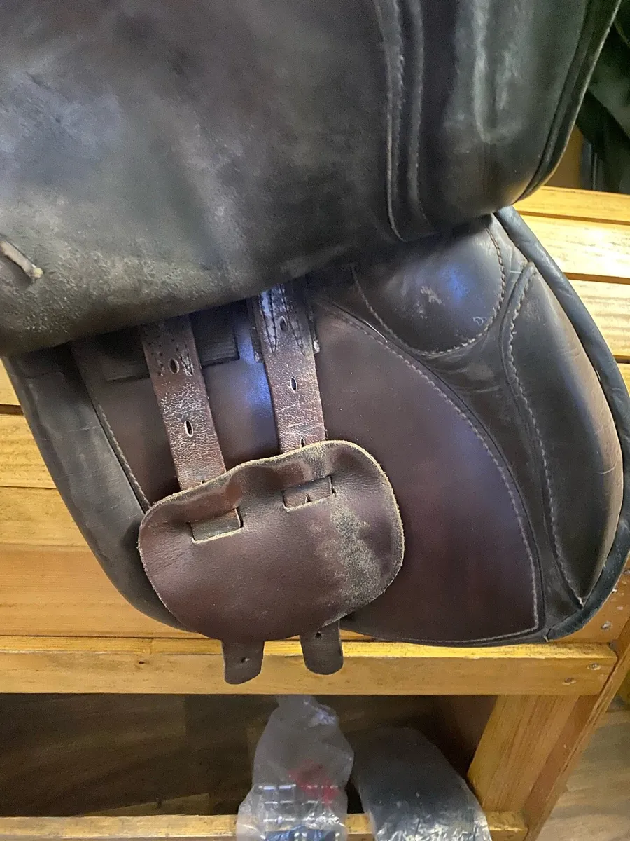 Berney brothers 16.5 Leather saddle - Image 3