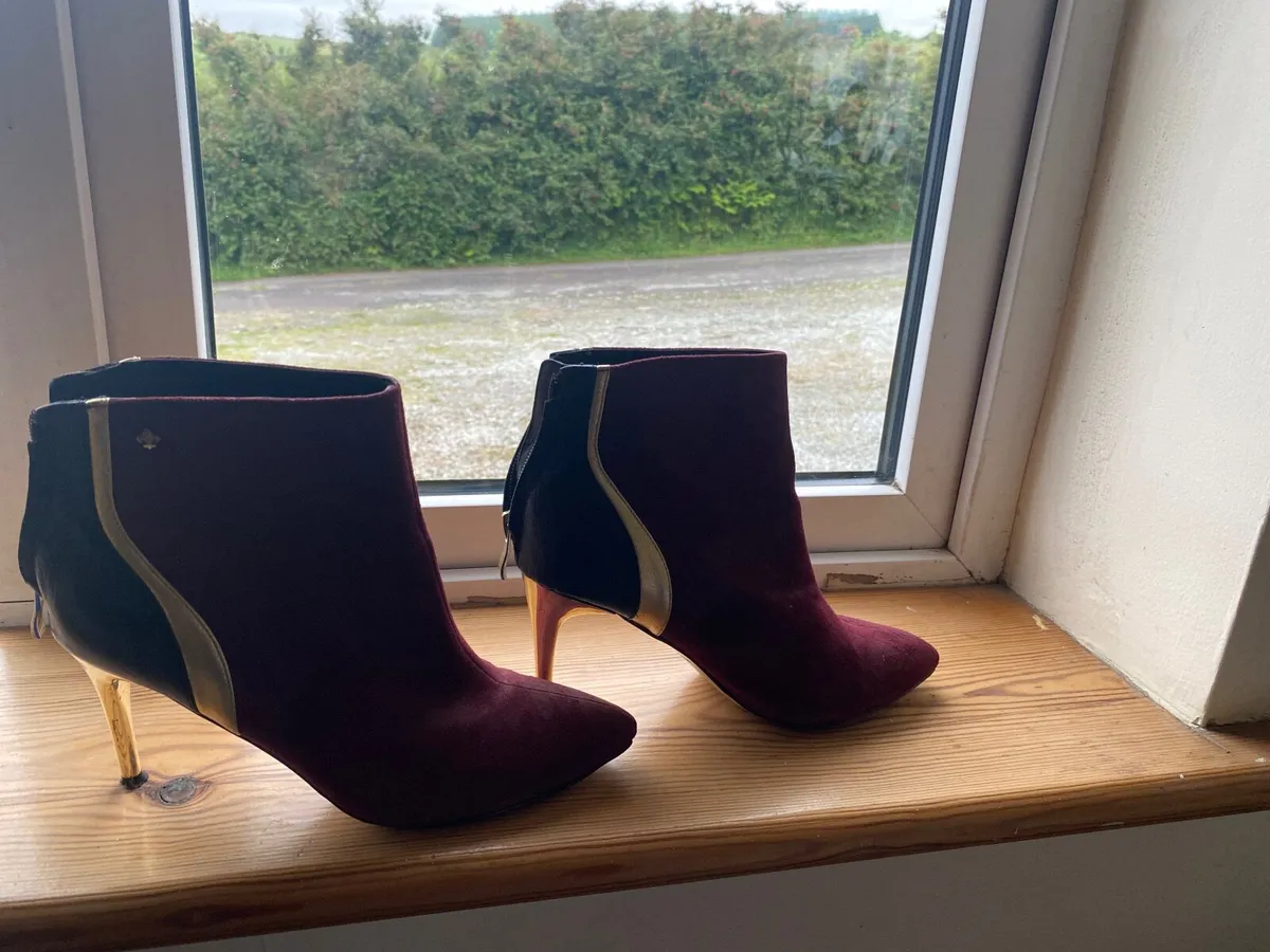 Boots - Image 2