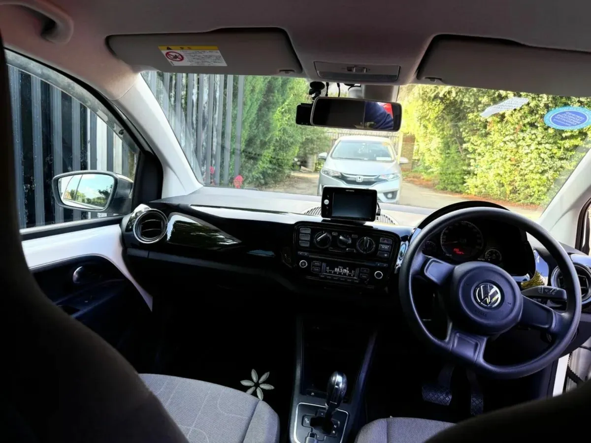 132 Volkswagen up! - Image 3