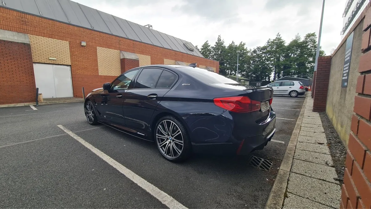 2017 Bmw 5 series 530e M-Sport Auto - Image 4