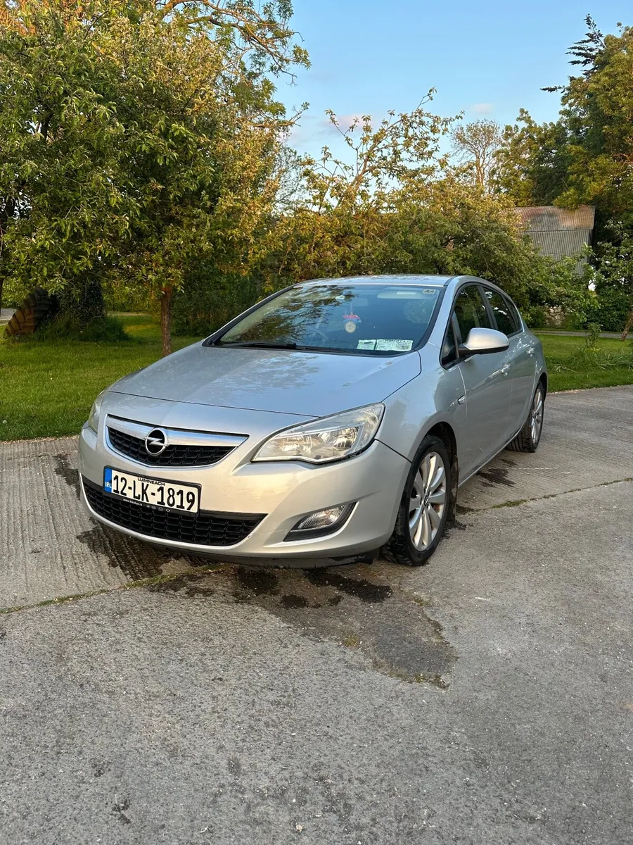 2012 Opel Astra - Image 1