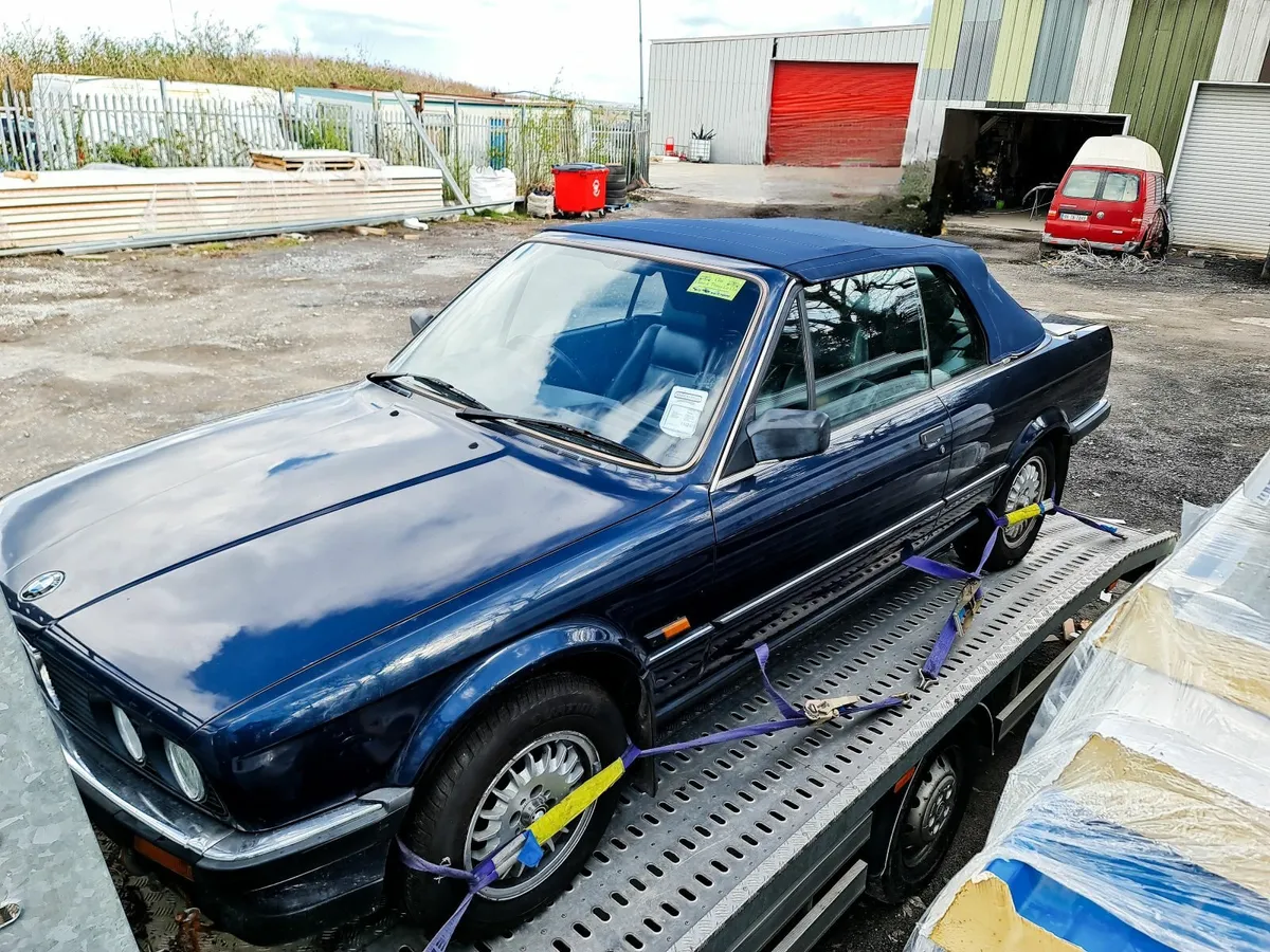 BMW 325i Convertible 1990 - Image 1