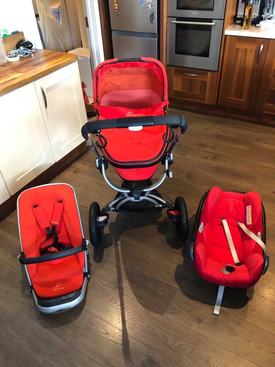 3 in 1 Quinny Buzz travel buggy/car seat set - Image 3