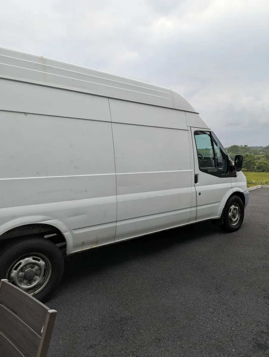 Transit van - Image 4