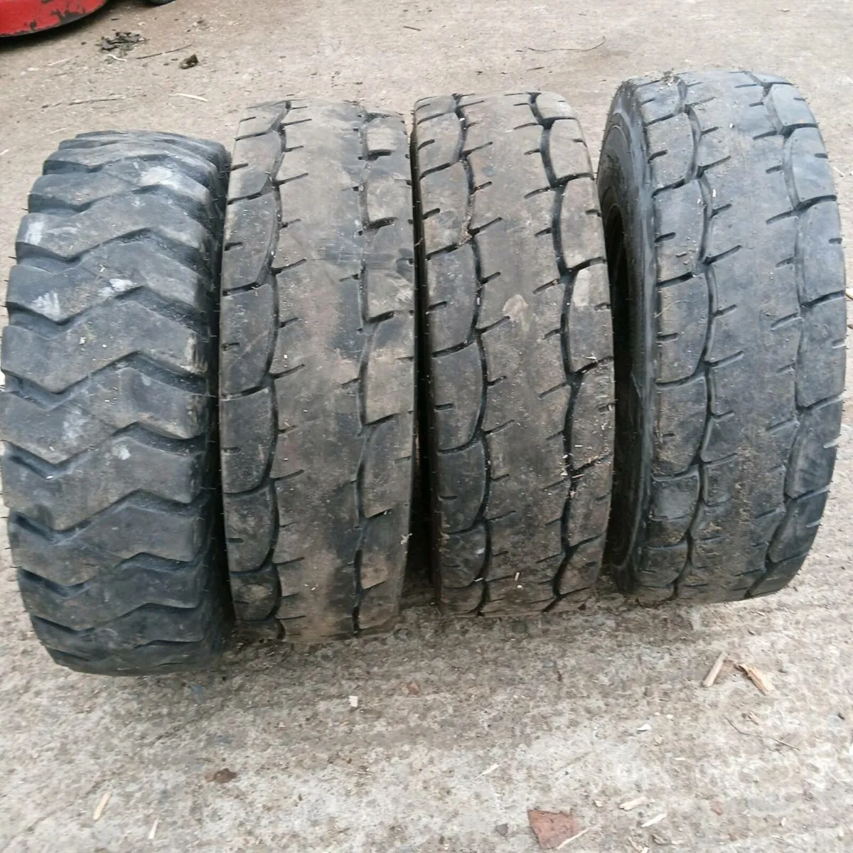 Wheel and tyres 6.00-9 - Image 2