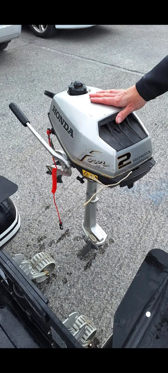 Dinghy / Punt / Engine - Image 2