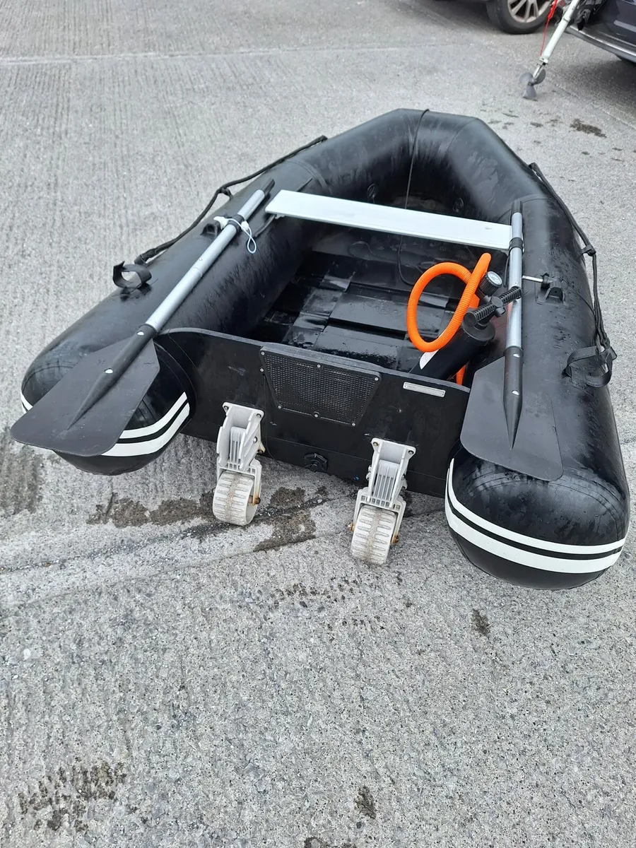 Dinghy / Punt / Engine - Image 1