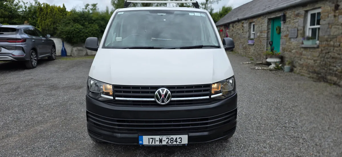 Volkswagen Transporter 2017 - Image 2
