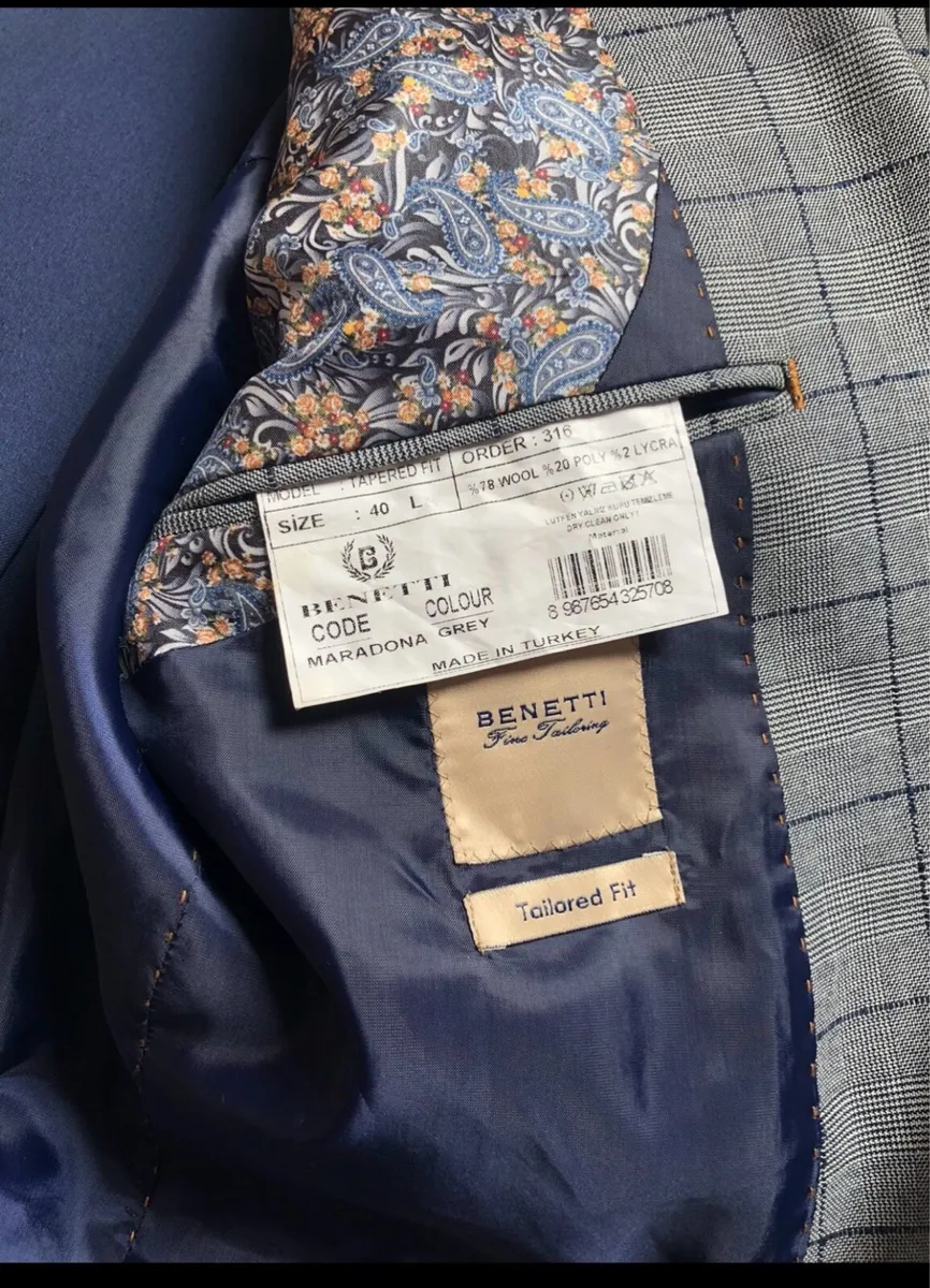 Men 3 piece Benetti suit - Image 2