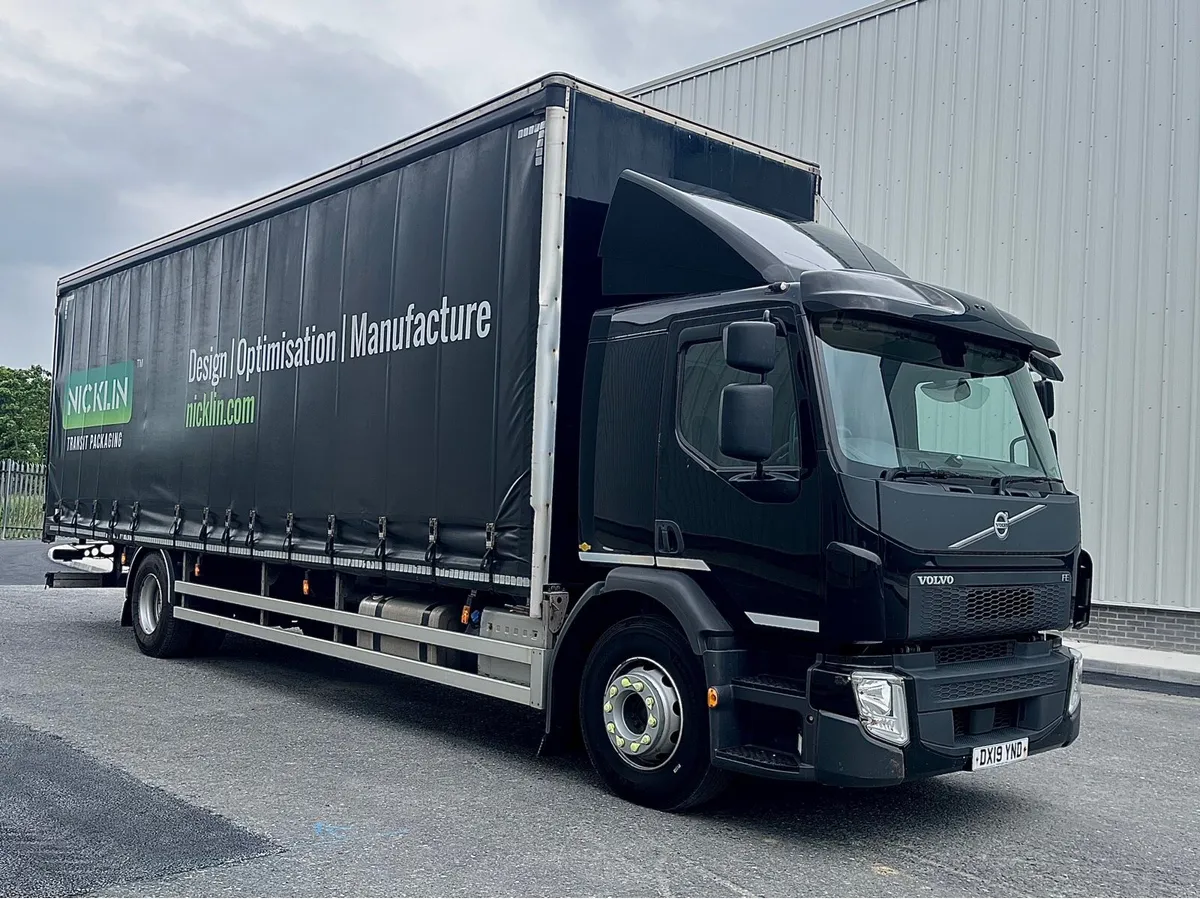 Volvo FL curtainside - Image 1