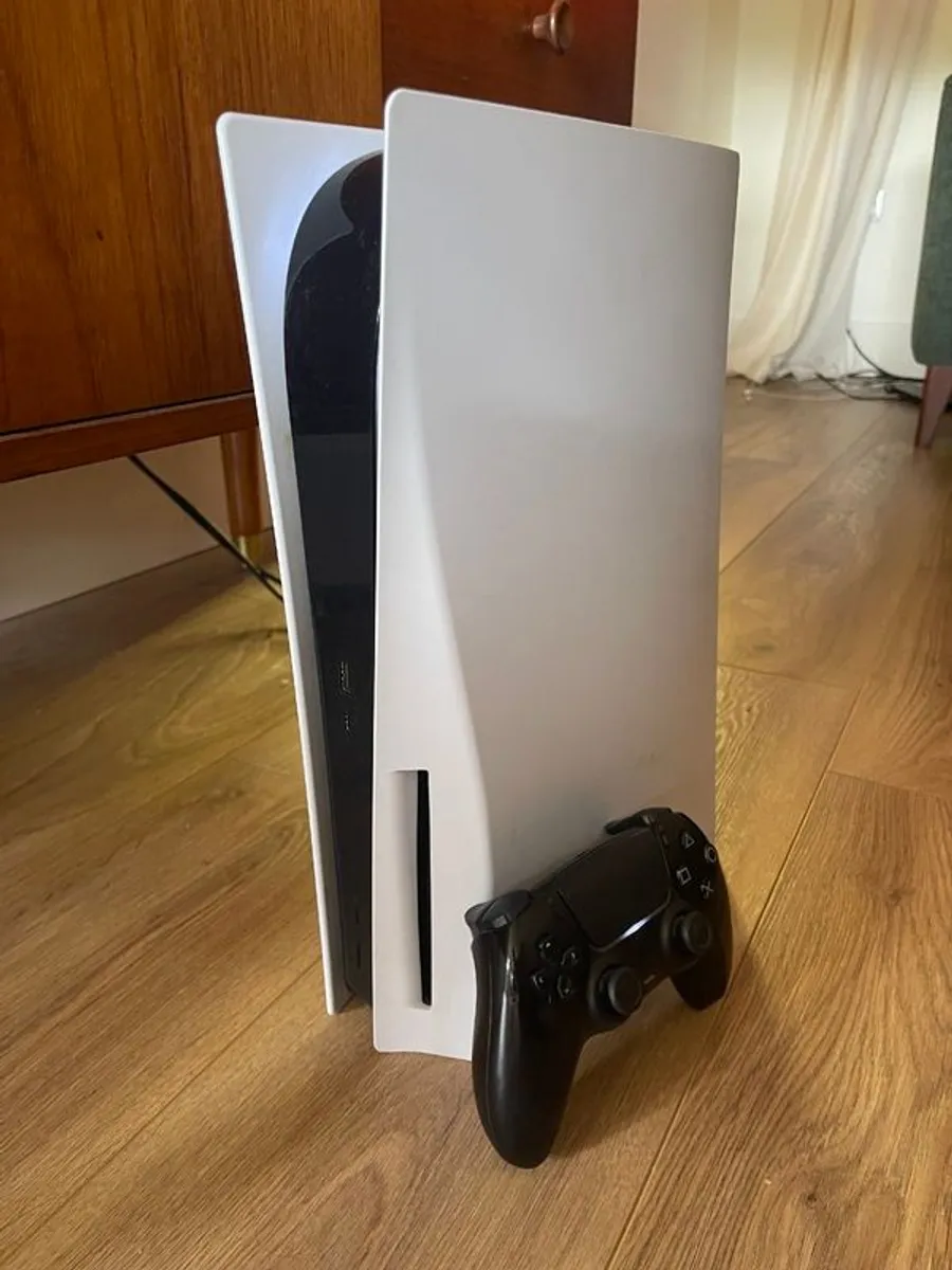 PlayStation 5 Disc Edition - Image 1