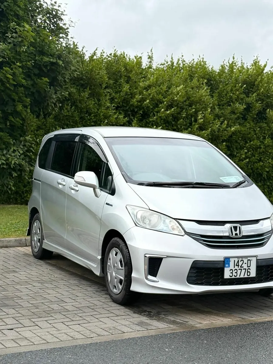 142 Honda Freed 1.5 Hybrid 7 Seater - Image 1