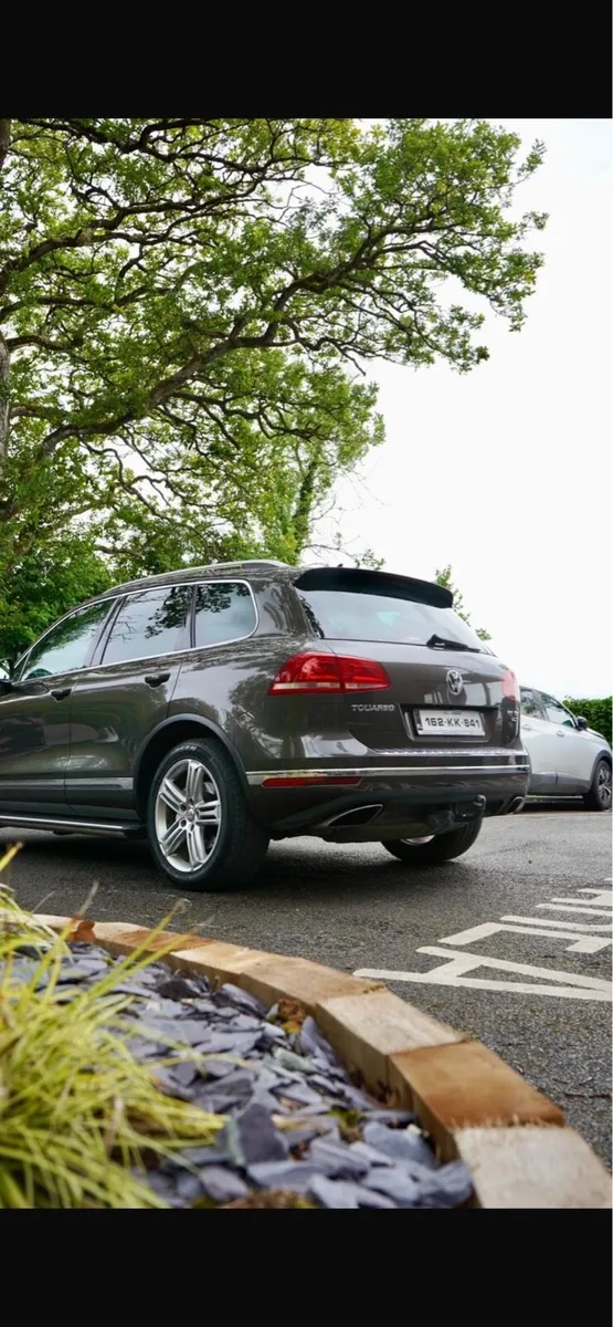2016 Volkswagen Touareg V6 5 Seat Crew Cab - Image 4