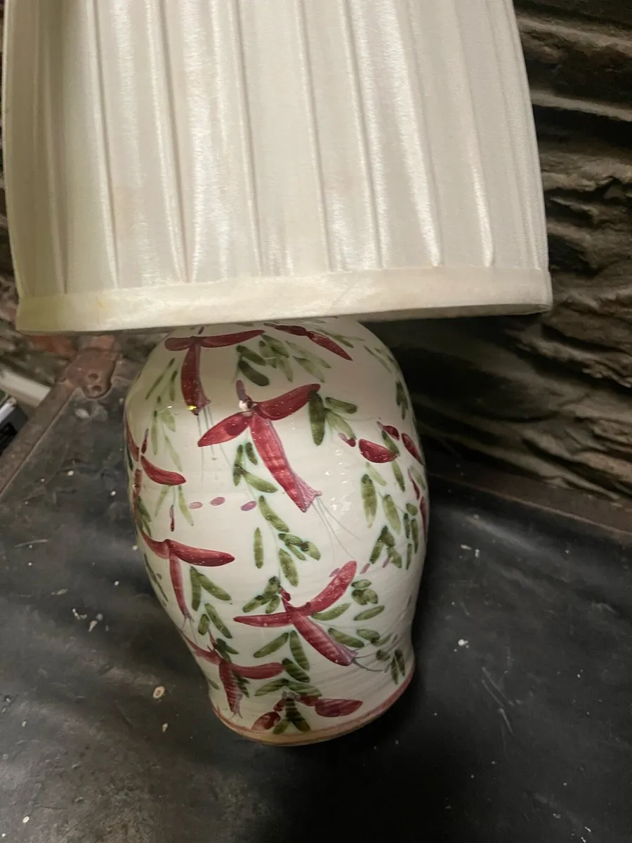 Fucsia lamp - Image 1