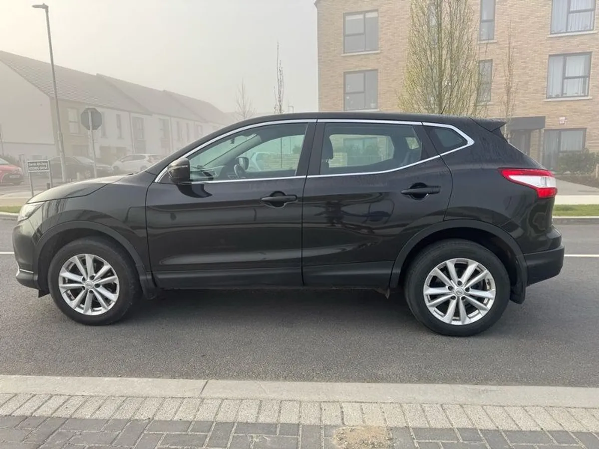 2015 Nissan Qashqai LX Model with Brand New NCT - Image 3