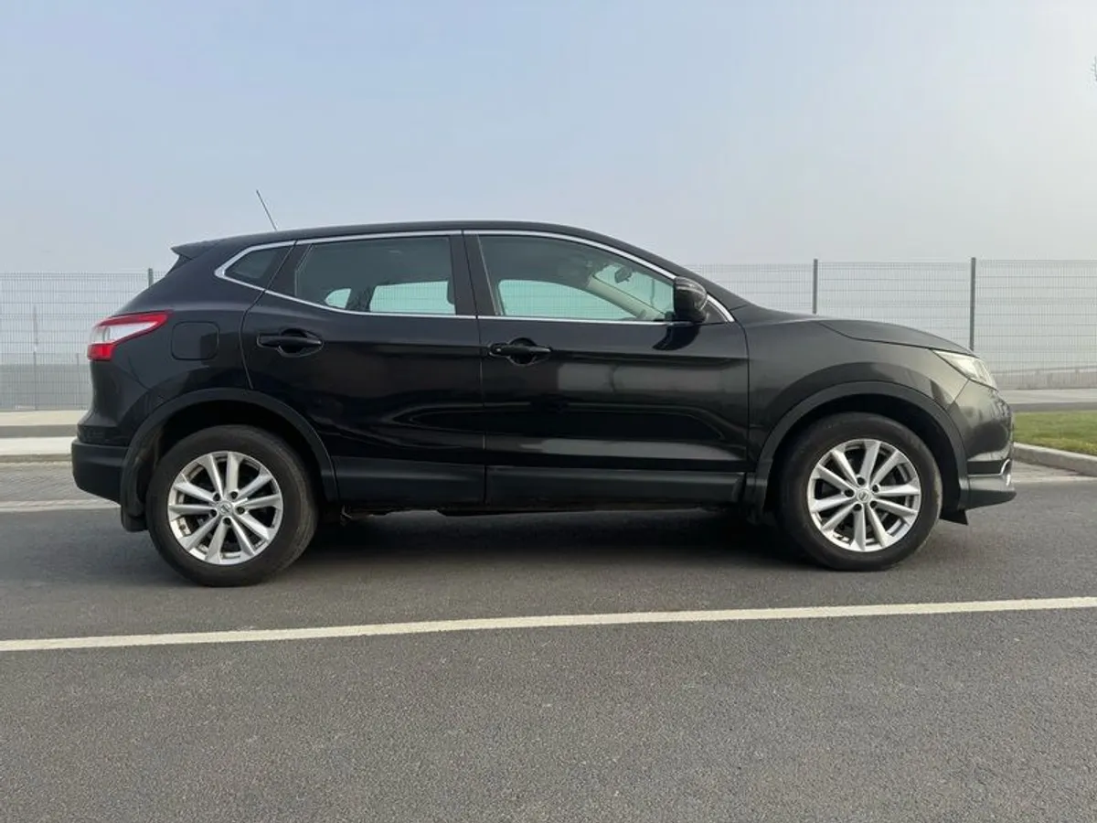 2015 Nissan Qashqai LX Model with Brand New NCT - Image 4