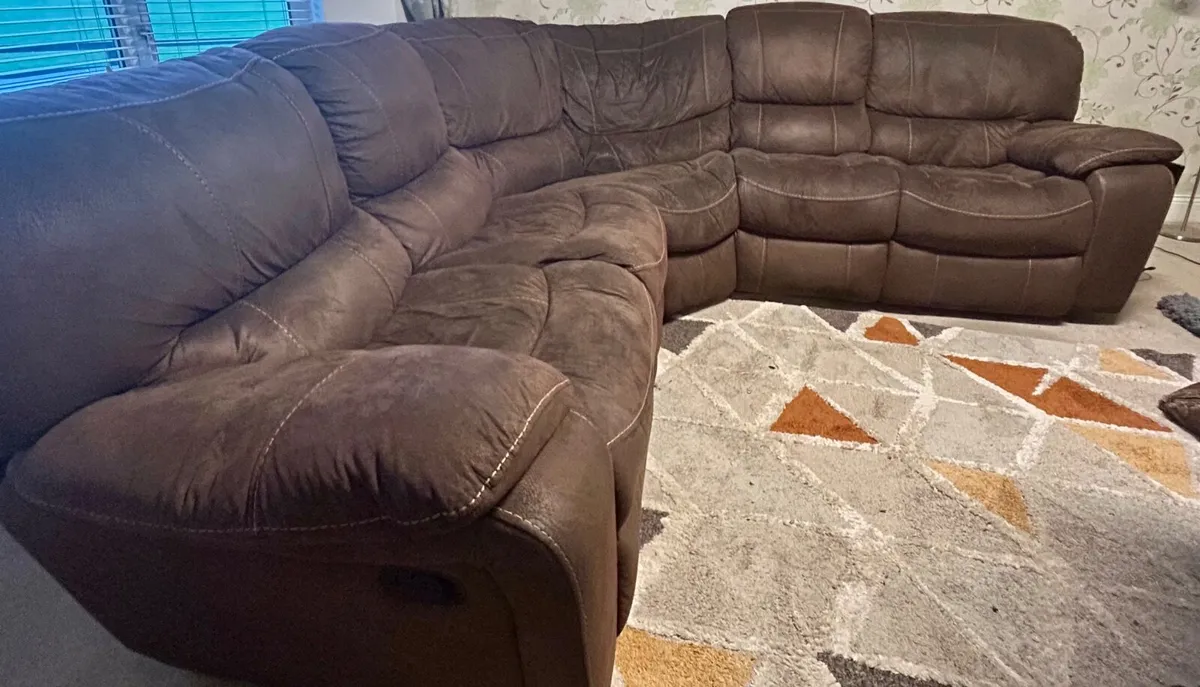 Corner Couch, with 2 recliners
