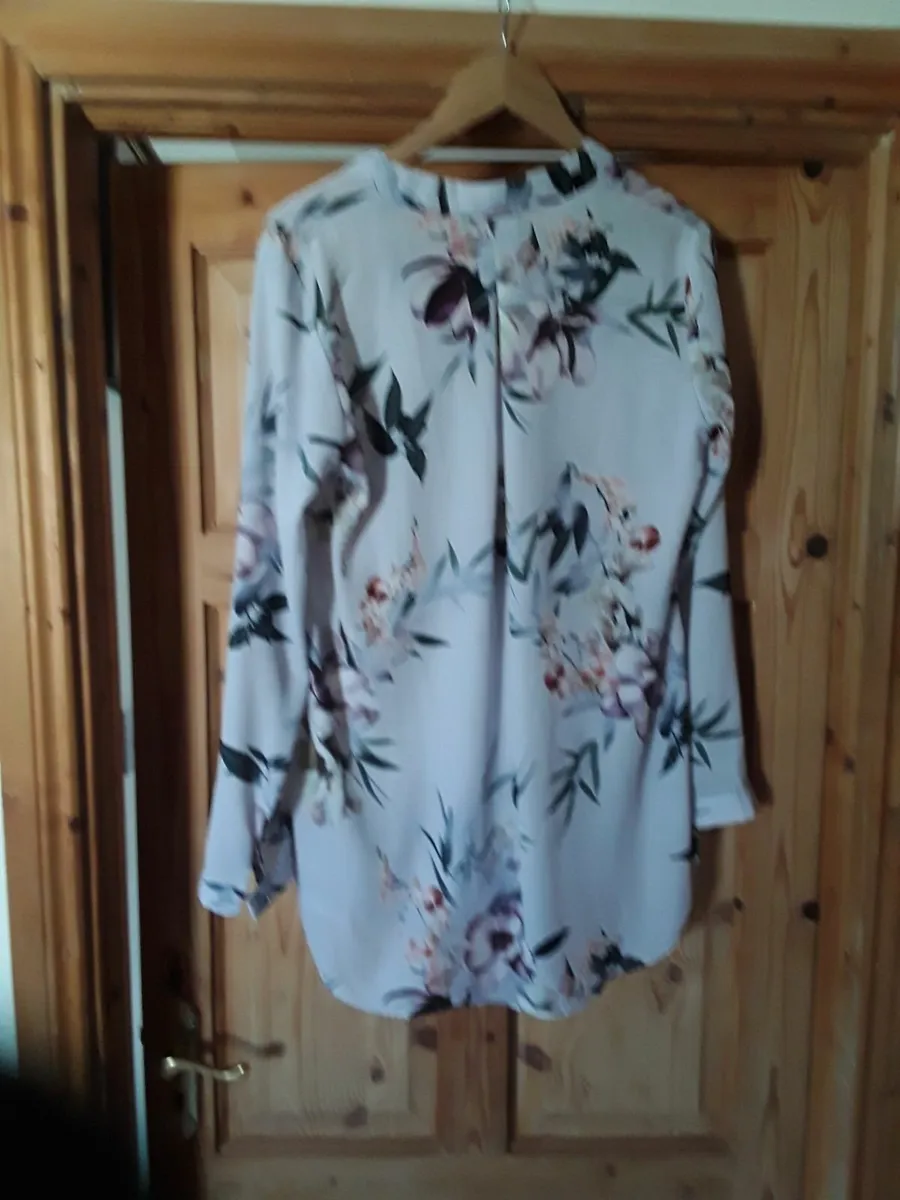 Beautiful wallis blouse as new - Image 2