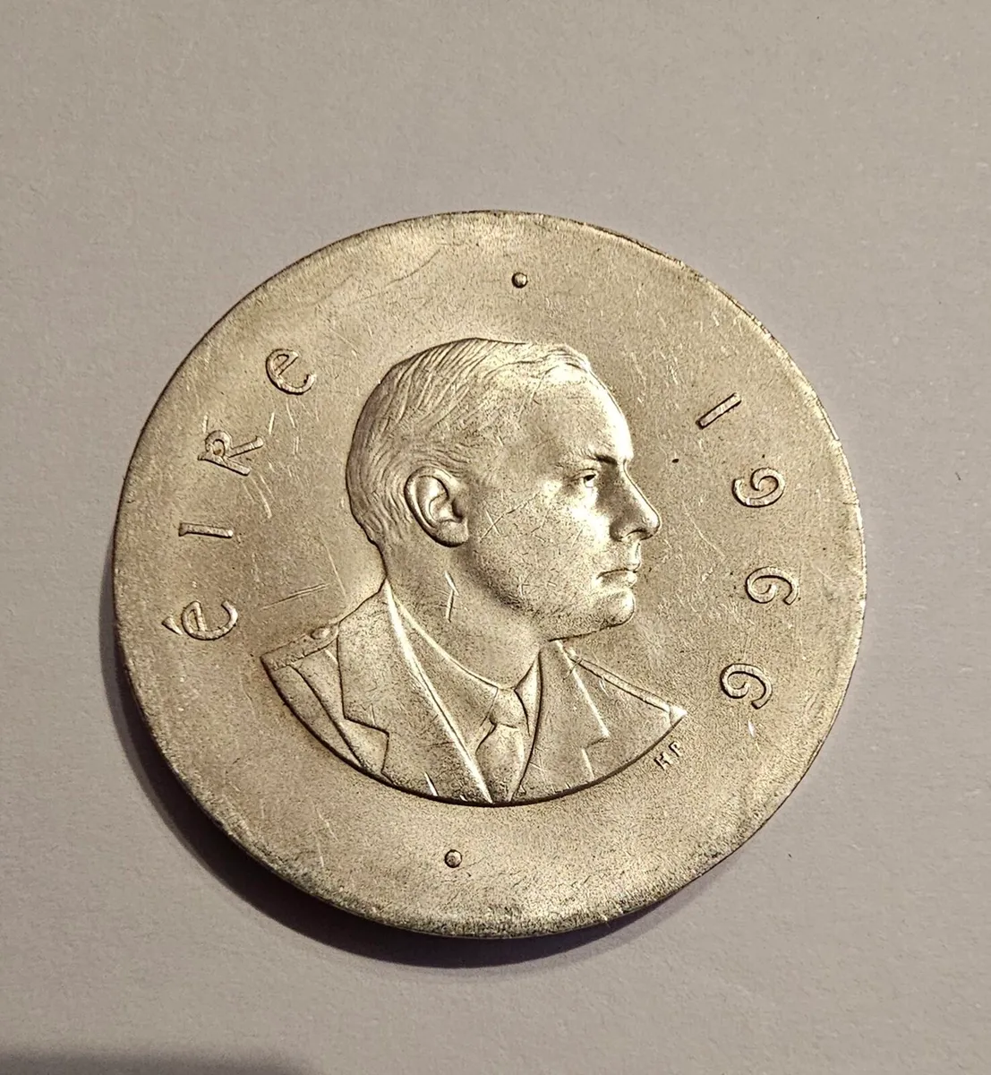 1966 irish commerative 10 schilling - Image 1