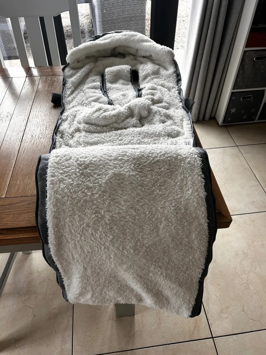 Uppababy cosy footmuff - Image 2