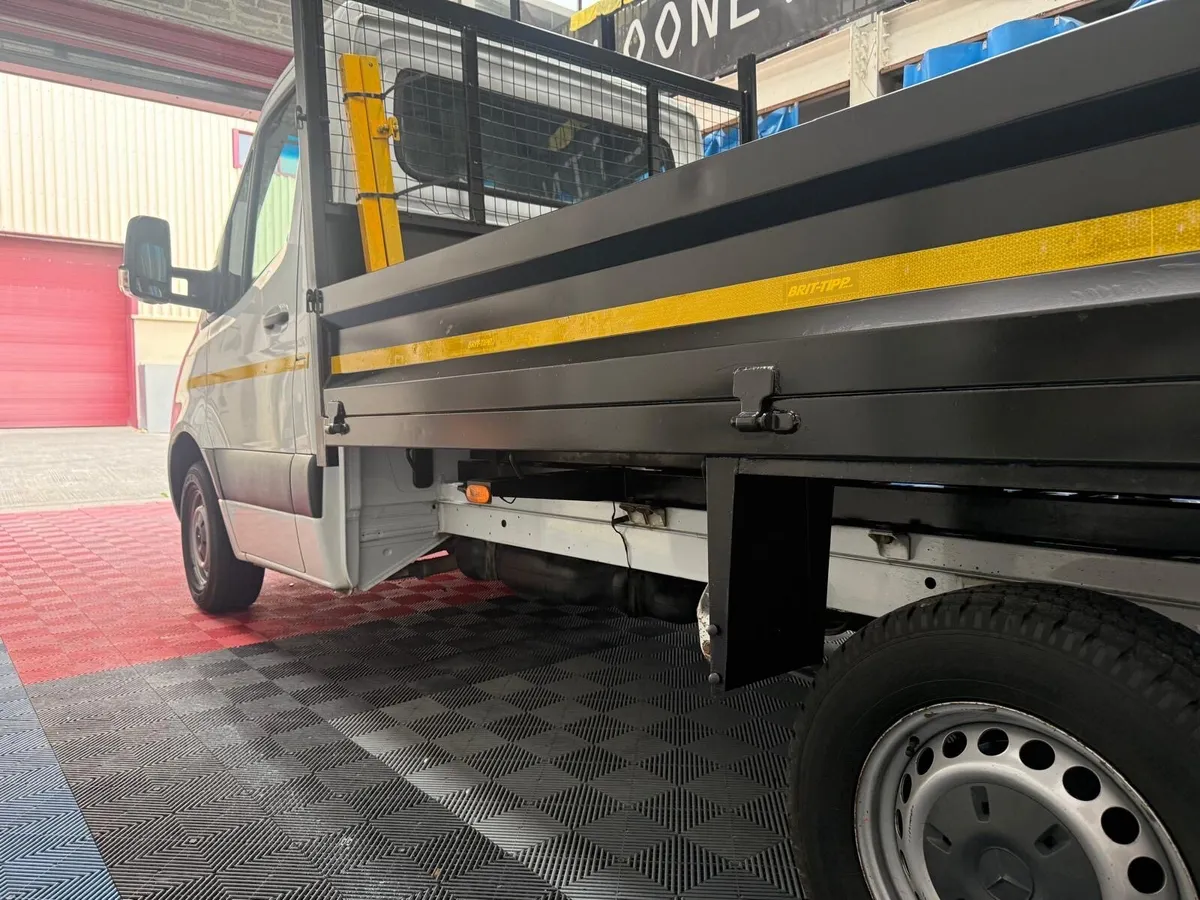 2021 Mercedes-Benz sprinter Tipper - Image 4