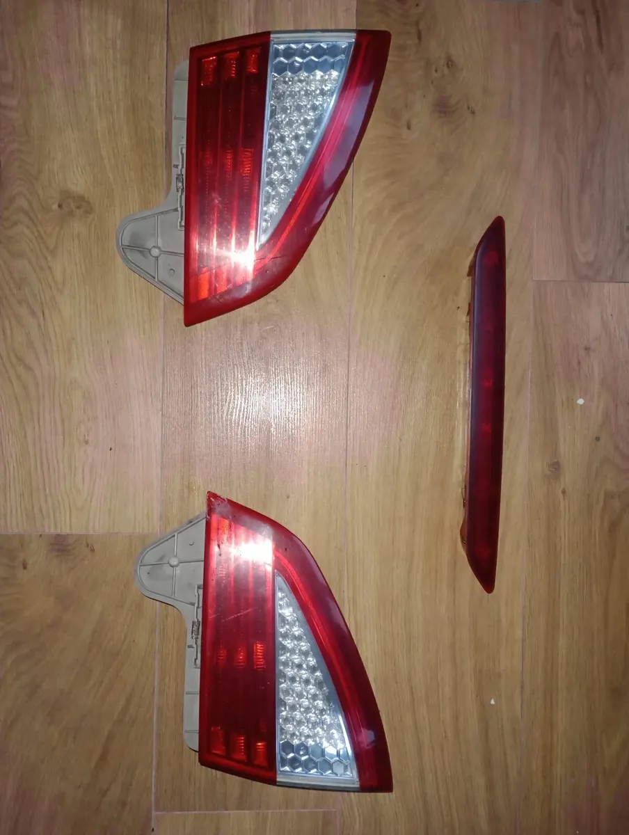 Mondeo  Tail Lights - Image 1