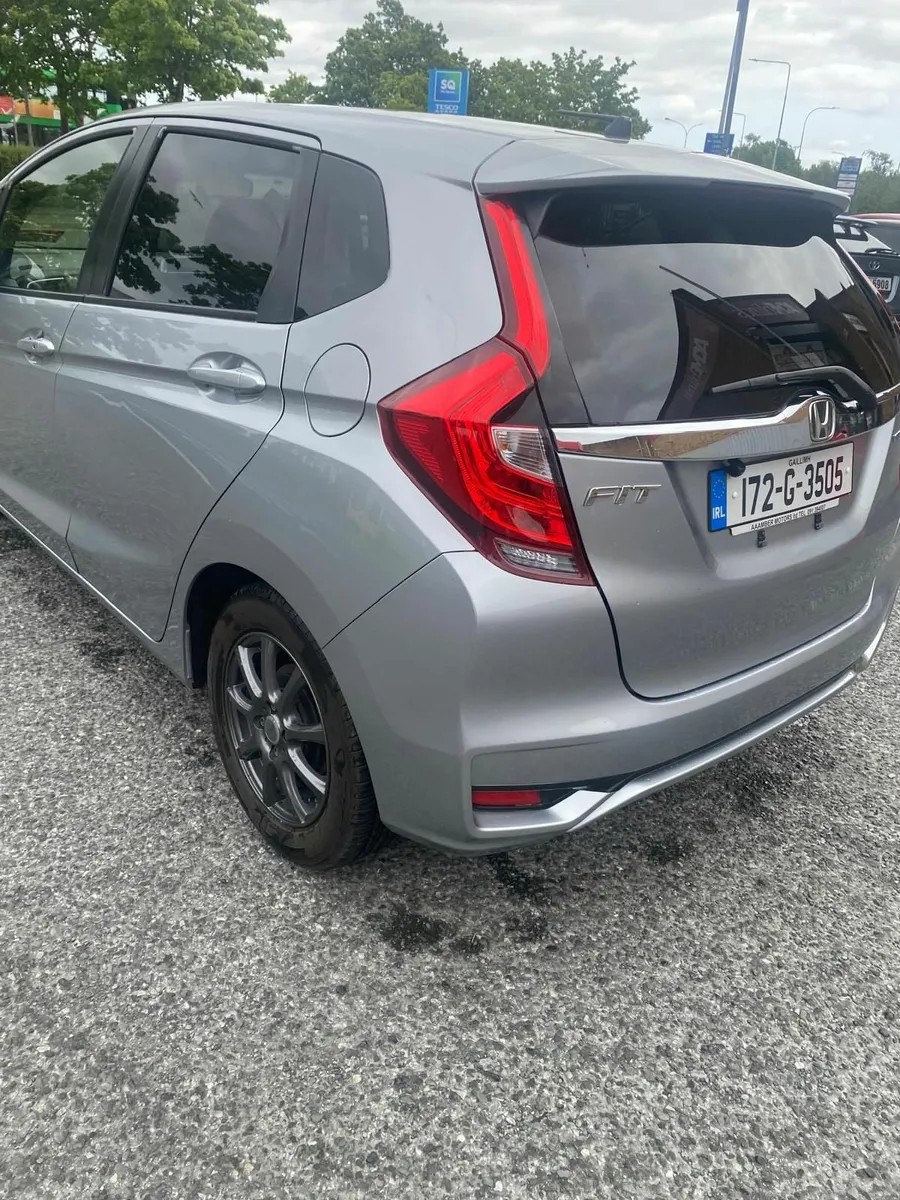 Honda Fit 2017 - Image 2