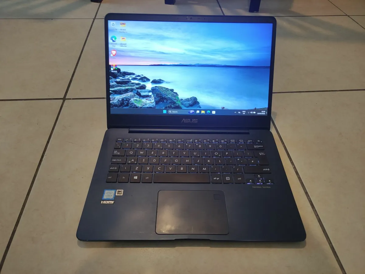 Asus ZenBook Navy Blue i5 256GB SSD - Image 1
