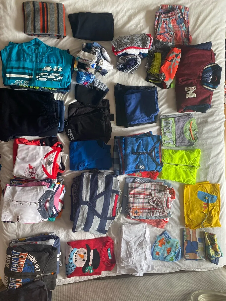 BOYS CLOTHES AGE 7-9 - Box of 120 items - Image 1