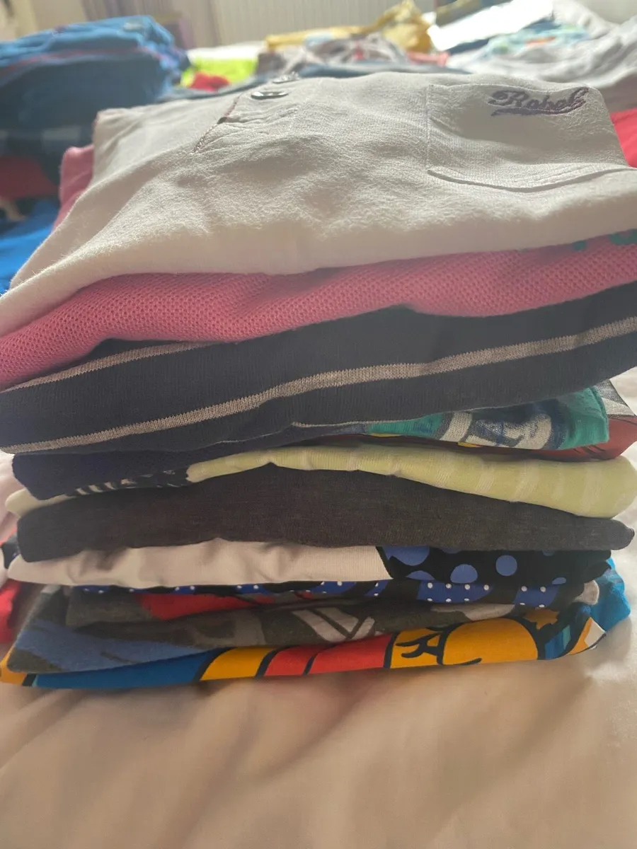 BOYS CLOTHES AGE 7-9 - Box of 120 items - Image 3