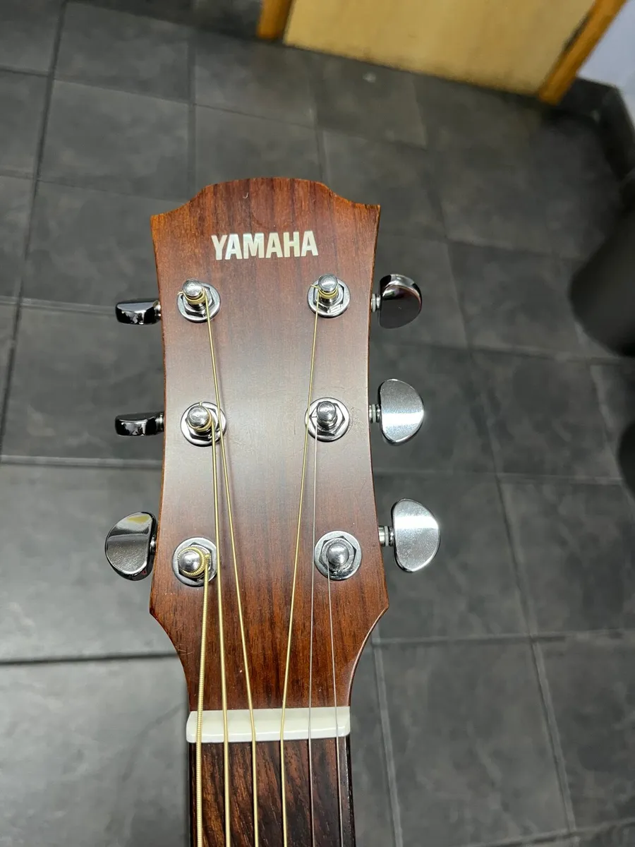 Yamaha A1R Electro acoustic guitar - Image 2