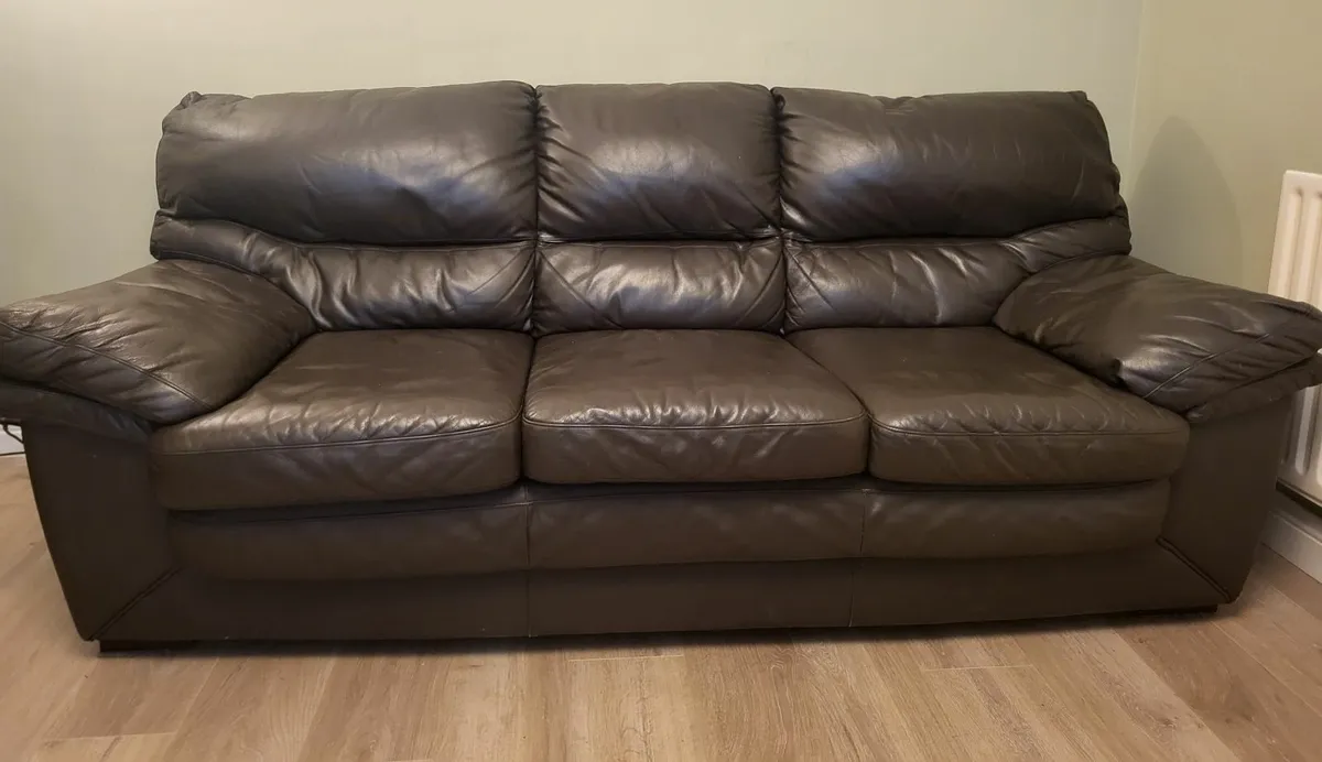 Couches - Image 2