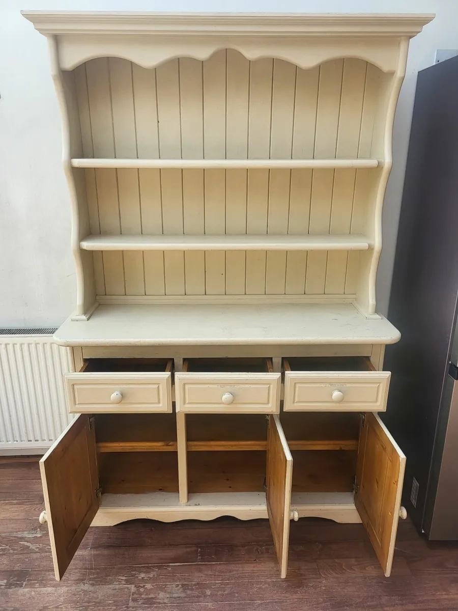 Dresser - Image 2