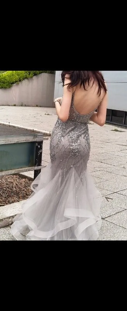 Debs / Grad - Image 3