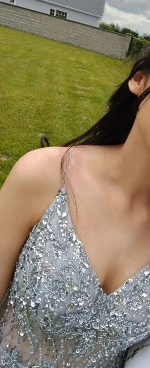 Debs / Grad - Image 4