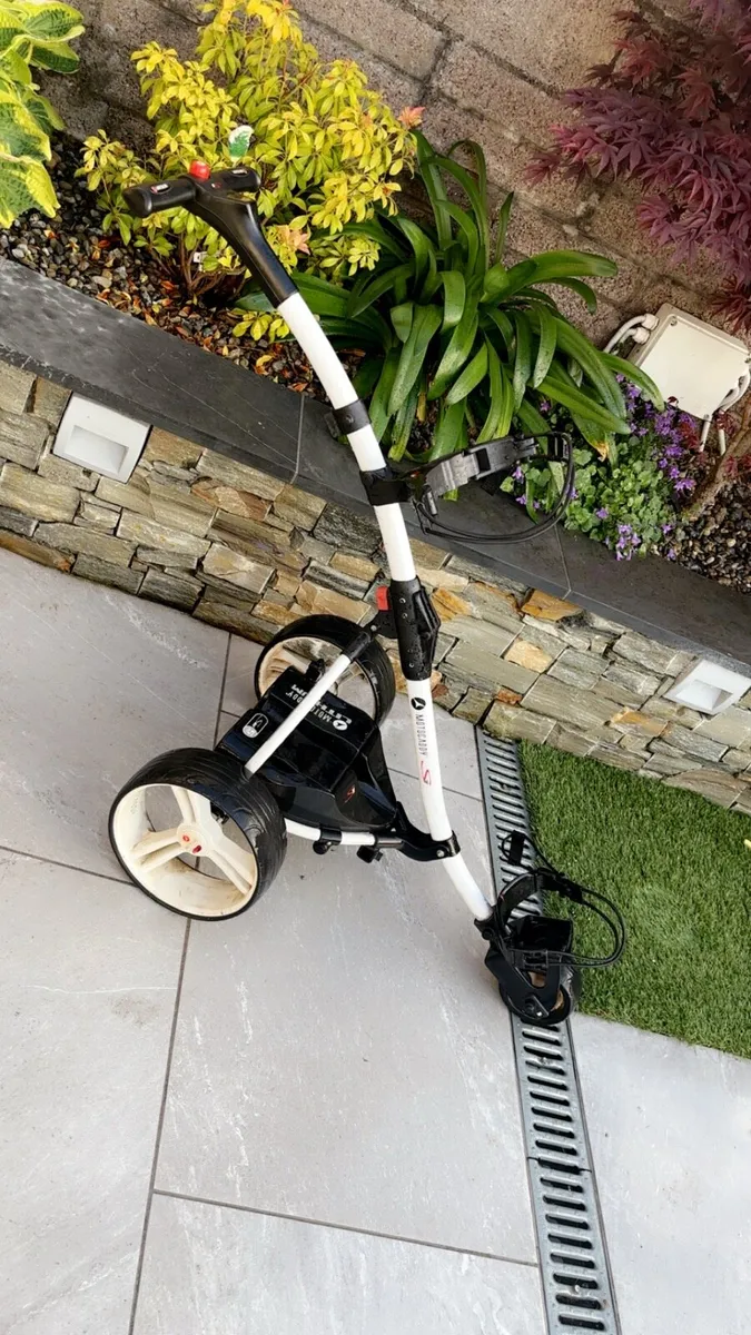 Motocaddy S1 Electric Golf Trolley - Image 2