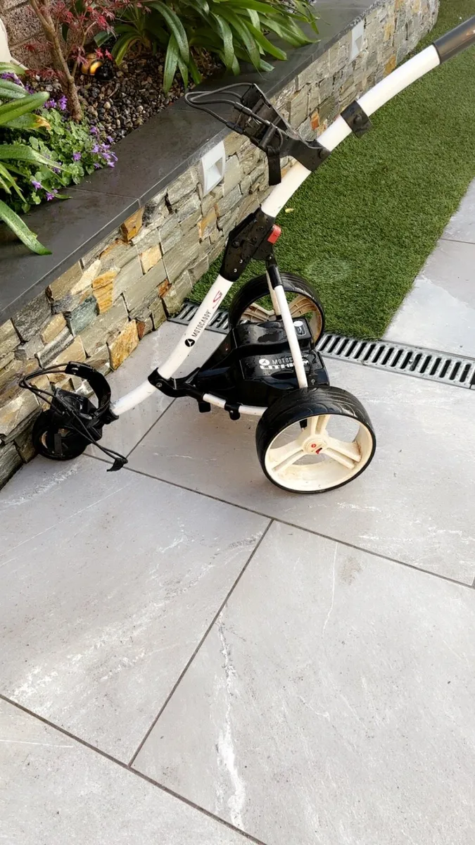 Motocaddy S1 Electric Golf Trolley - Image 3