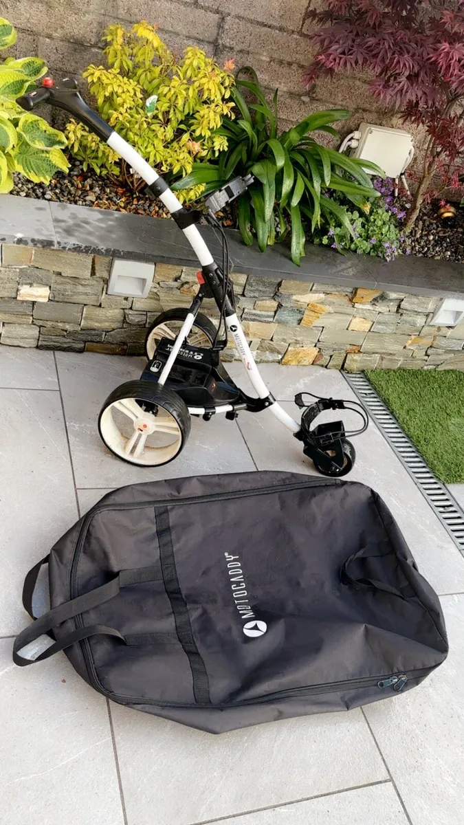 Motocaddy S1 Electric Golf Trolley - Image 1