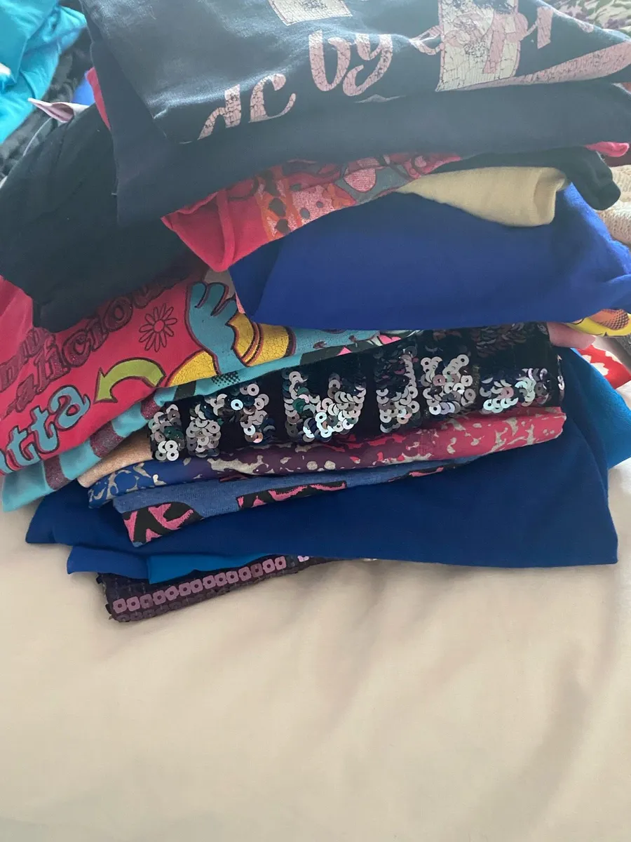 GIRLS CLOTHES AGE 11-12 - Box of 79 items - Image 4