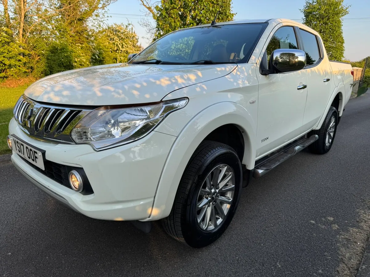 Mitsubishi L200 2.4 DI-D DC Titan 4WD Euro 6 4dr - Image 1