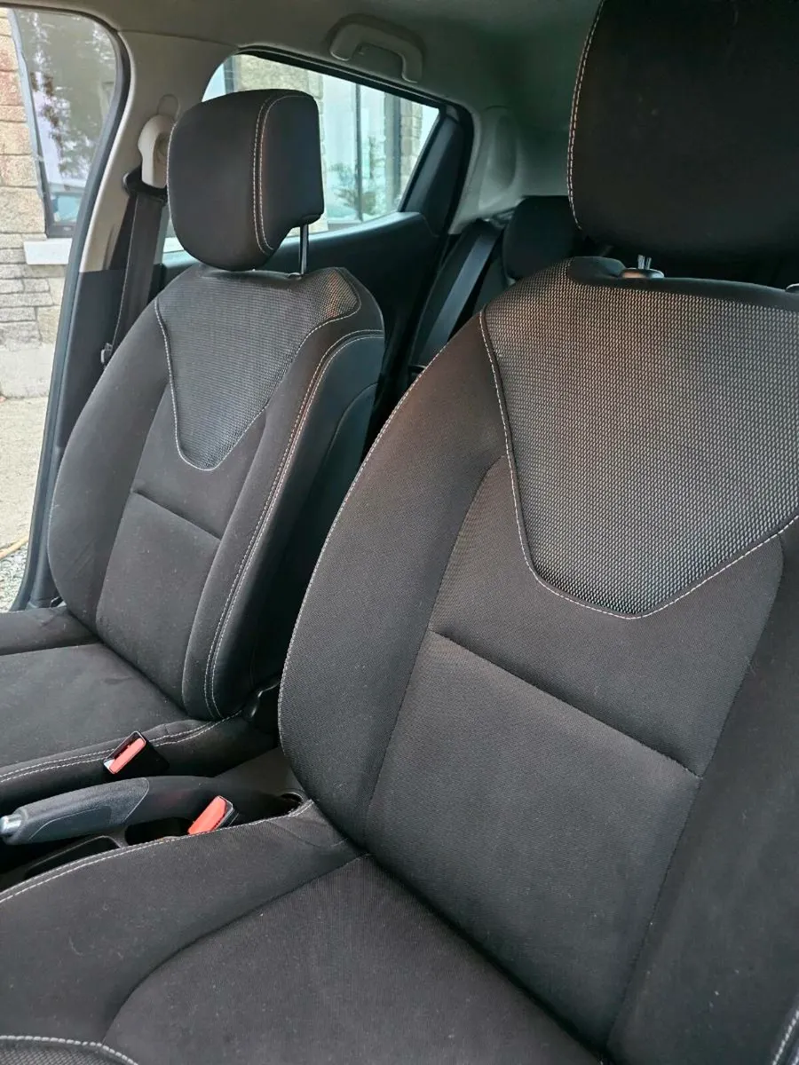 Car - Image 4