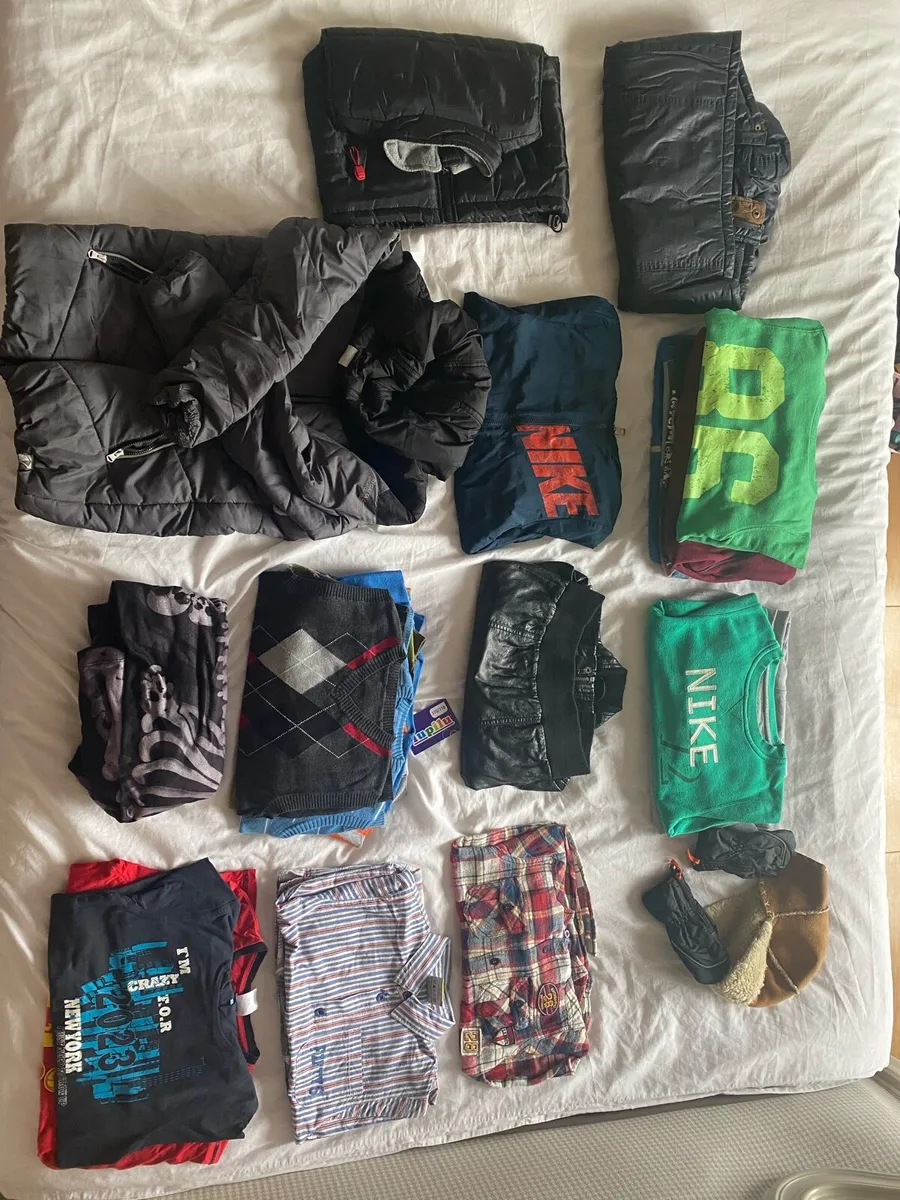 BOYS CLOTHES AGE 4-6 - Box of 25 items - Image 1