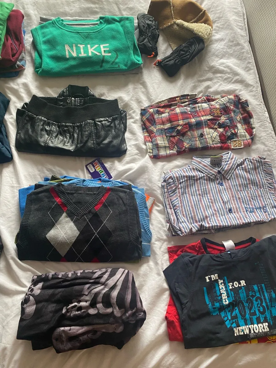 BOYS CLOTHES AGE 4-6 - Box of 25 items - Image 3