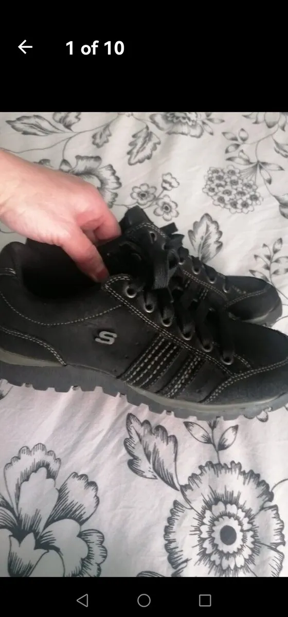 Beautiful lady skechers - Image 1
