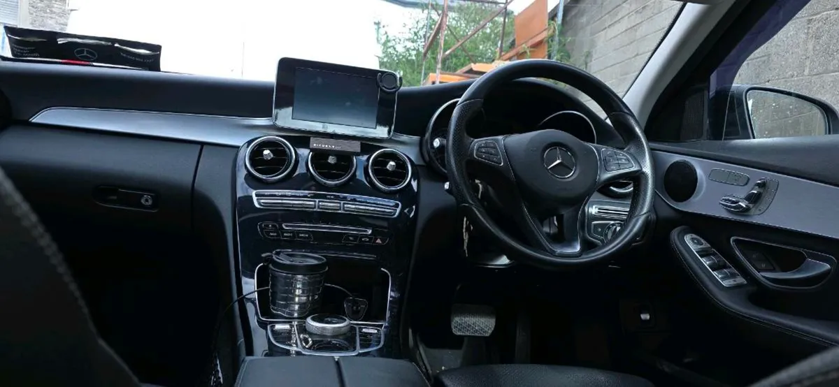 2018 Mercedes 220D - Image 2