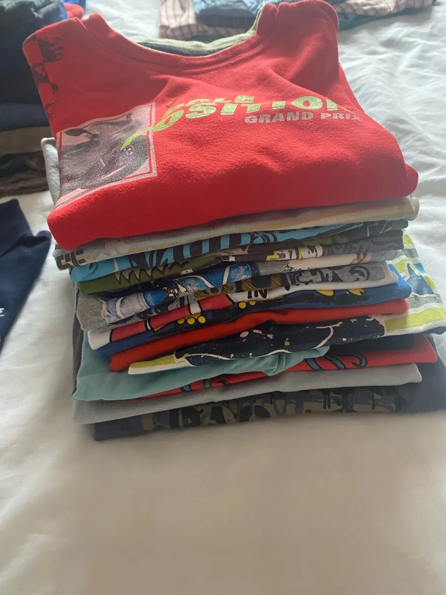 BOYS CLOTHES AGE 5-6 - Box of 63 items - Image 2