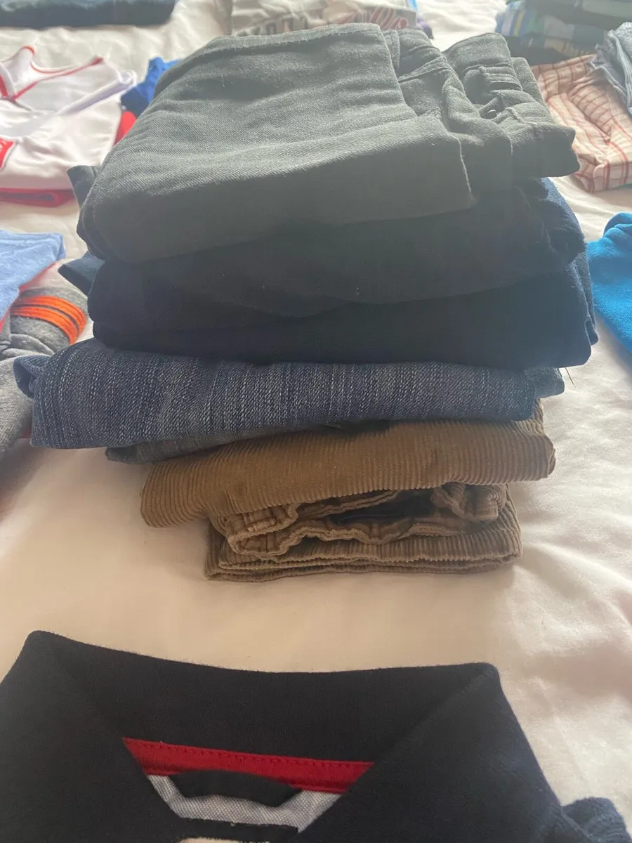 BOYS CLOTHES AGE 5-6 - Box of 63 items - Image 3